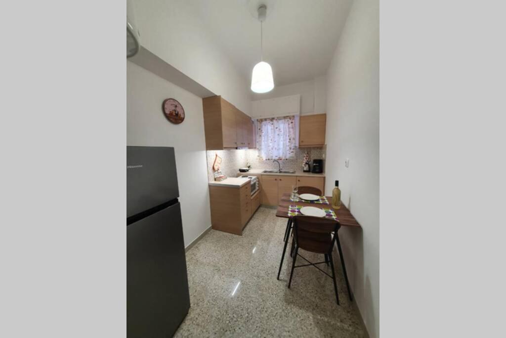 Greek Hospitality In A Modern Apartment アテネ エクステリア 写真