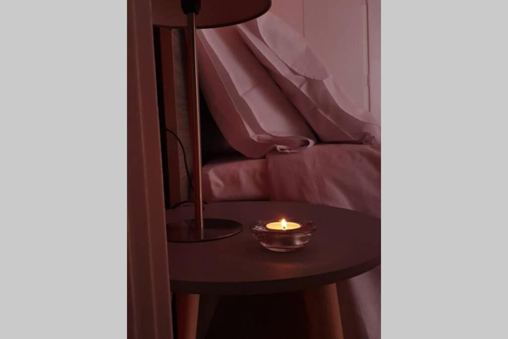 Greek Hospitality In A Modern Apartment アテネ エクステリア 写真
